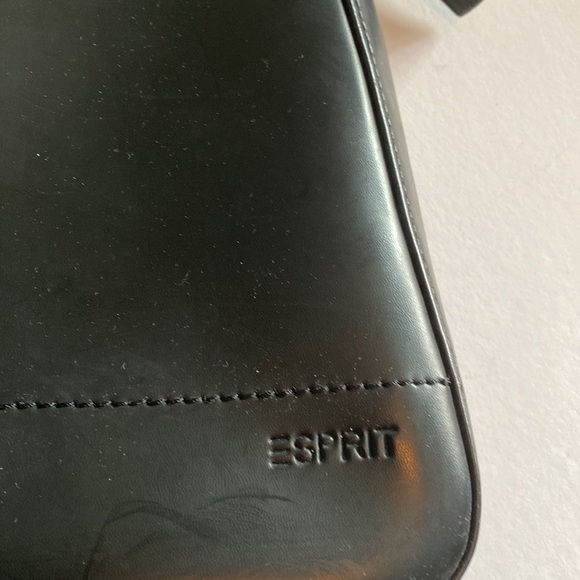 Esprit should bag Black - Picture 2 of 5